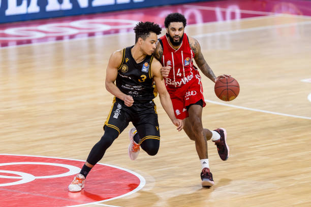 几乎持平 几乎持平