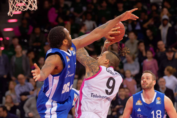 瞬息万变的 瞬息万变的